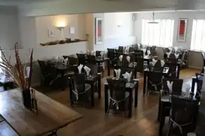 Restaurant - indoor dining